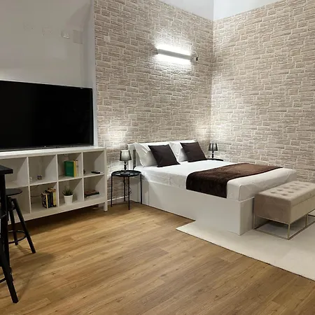 No Name Prestige Apartment